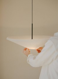 New Works :: Lampa wisząca Nebra śr. 40-75 cm zmieniająca kształt biała