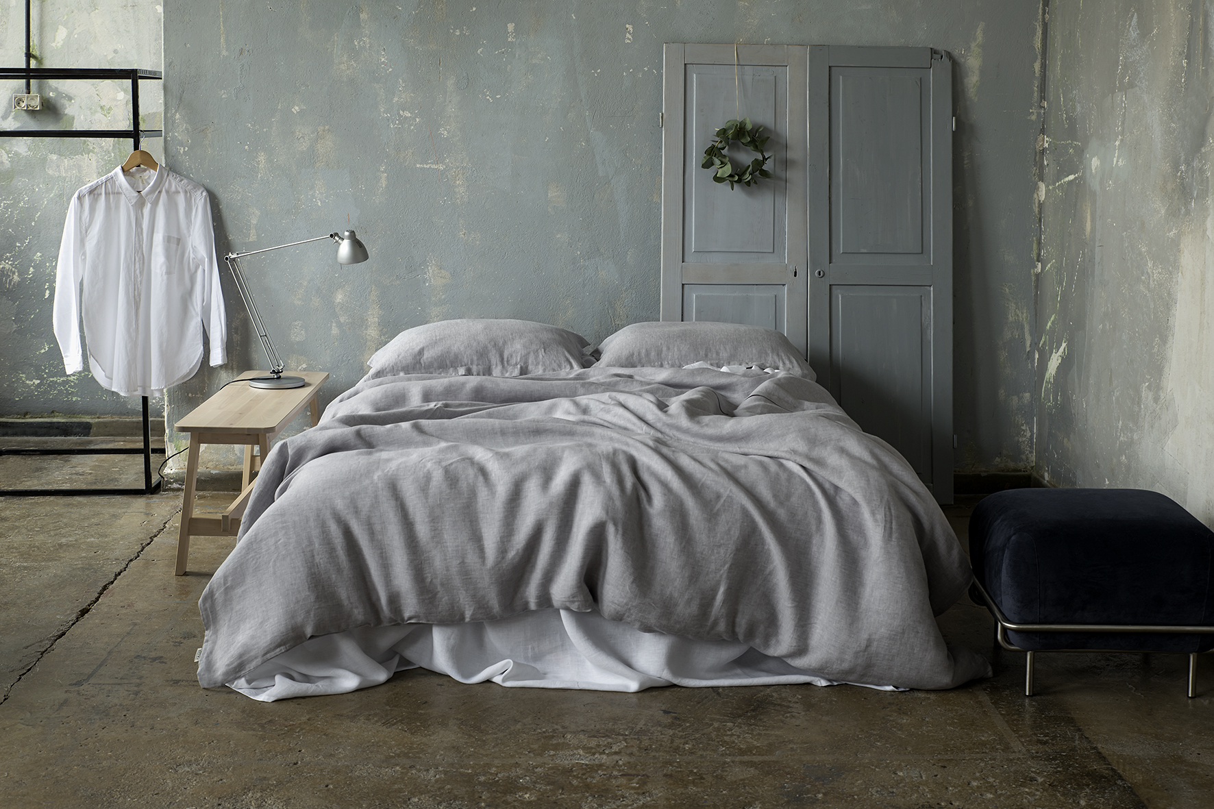 Sypialnia w odcieniach szarości