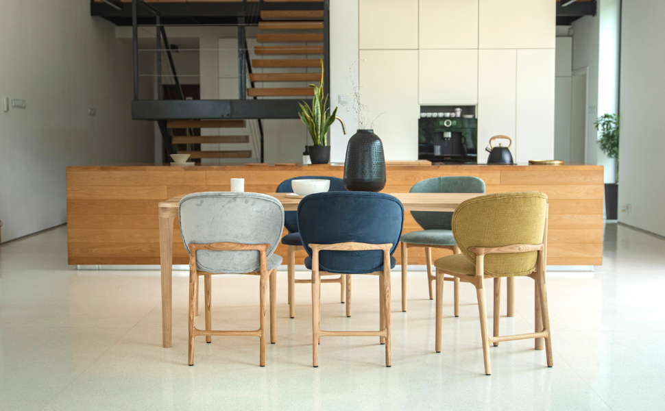 Wnętrze w stylu japadni z meblami Szyszka Design