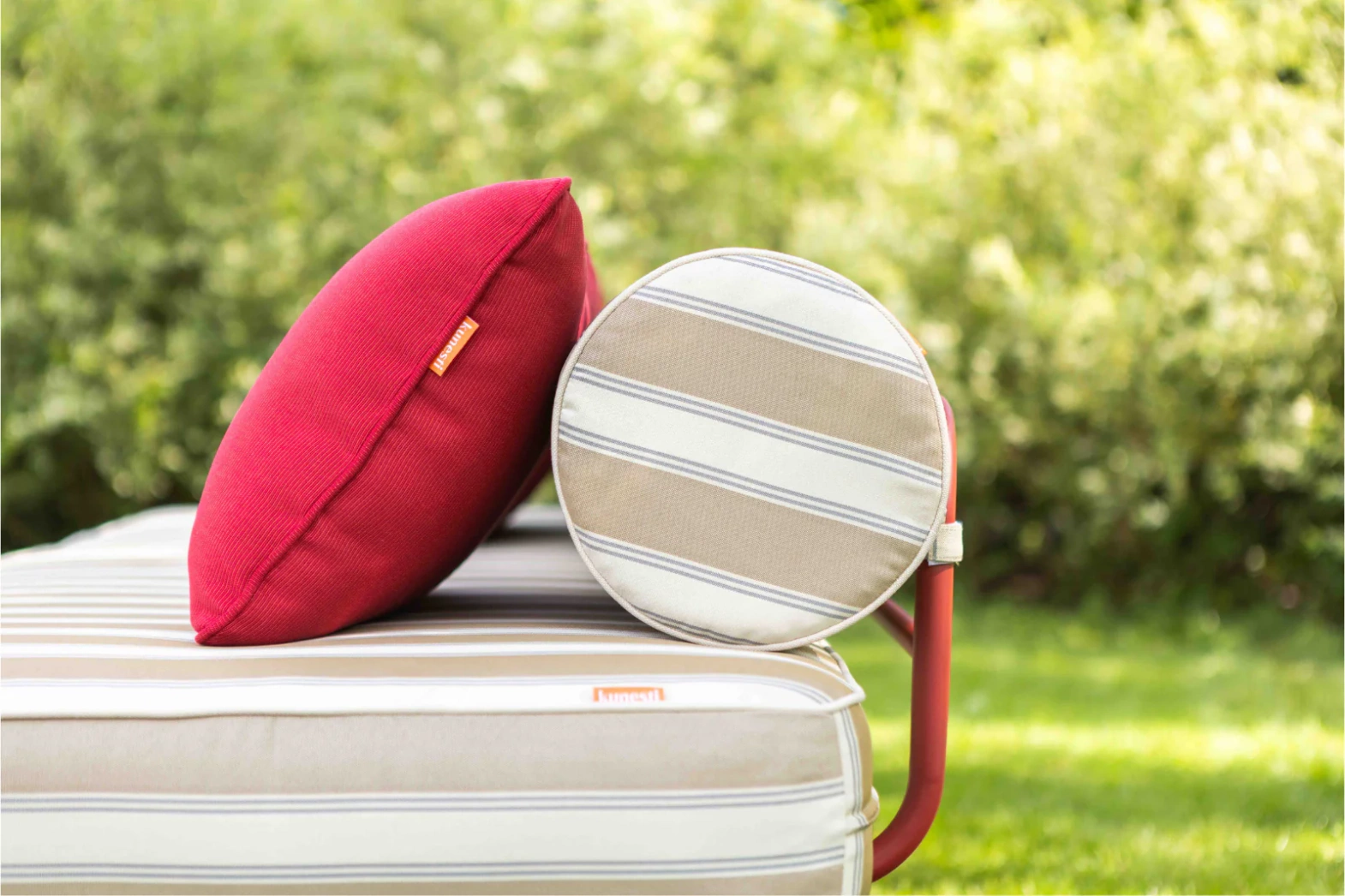 Kunesti :: Leżanka ogrodowa Gossip Time szer. 200 cm 