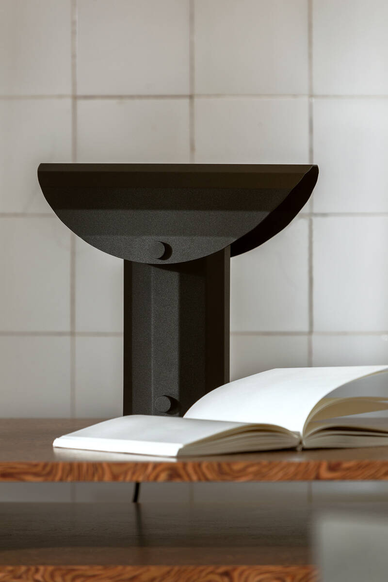 Kaspa :: Apolin Tischleuchte, Höhe 30 cm, schwarz