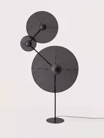 Aromas :: Stehlampe aus Metall Artic Höhe 140 cm schwarz