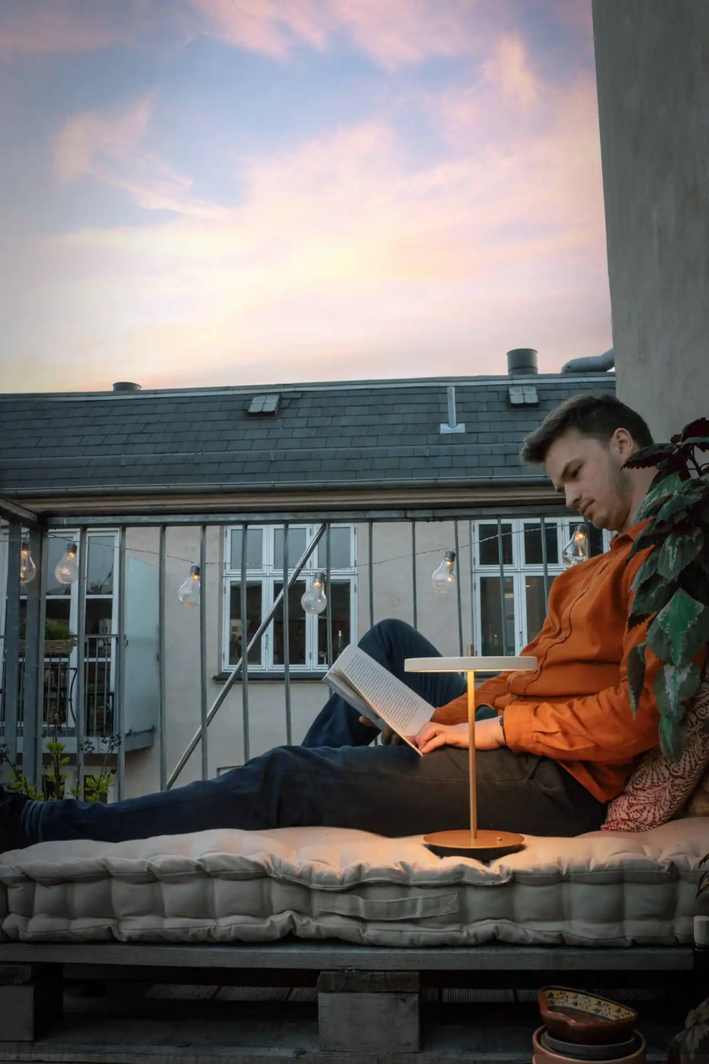 Umage :: Lampa stołowa bezprzewodowa Asteria Move zielona wys. 30.6 cm