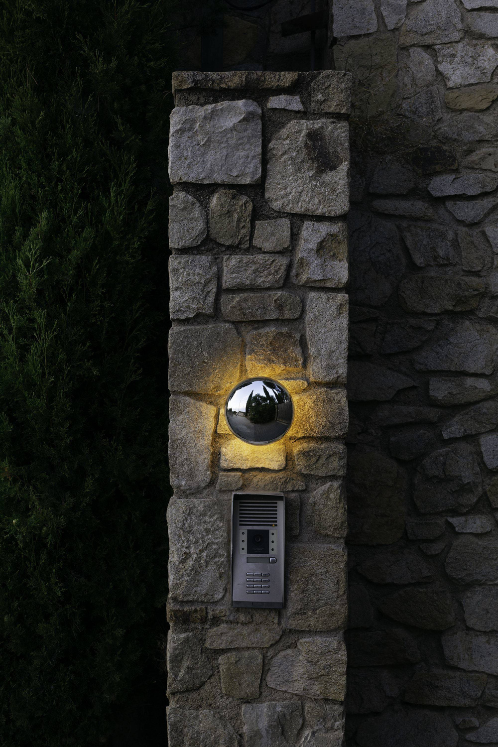 Marset :: Wandlampe aus Metall Babila Durchmesser 18 cm silber