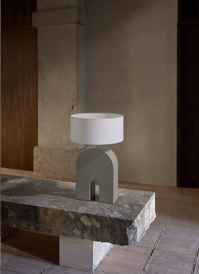 Aromas :: Home table lamp, height 64 cm, black shade