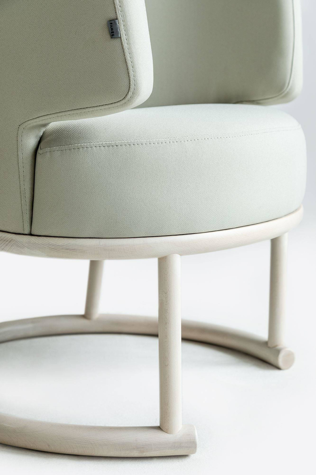 Fameg :: Sessel gepolstert Likewise beige