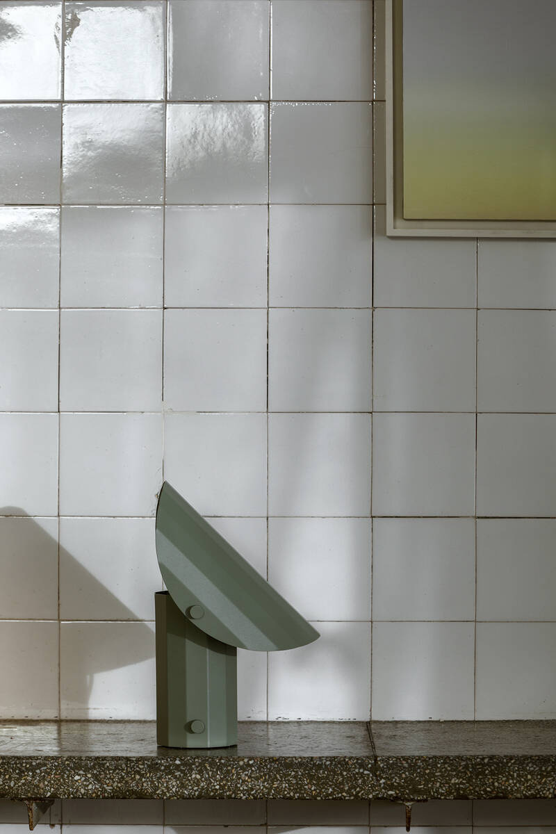 Kaspa :: Apolin table lamp, height 30 cm, sage green