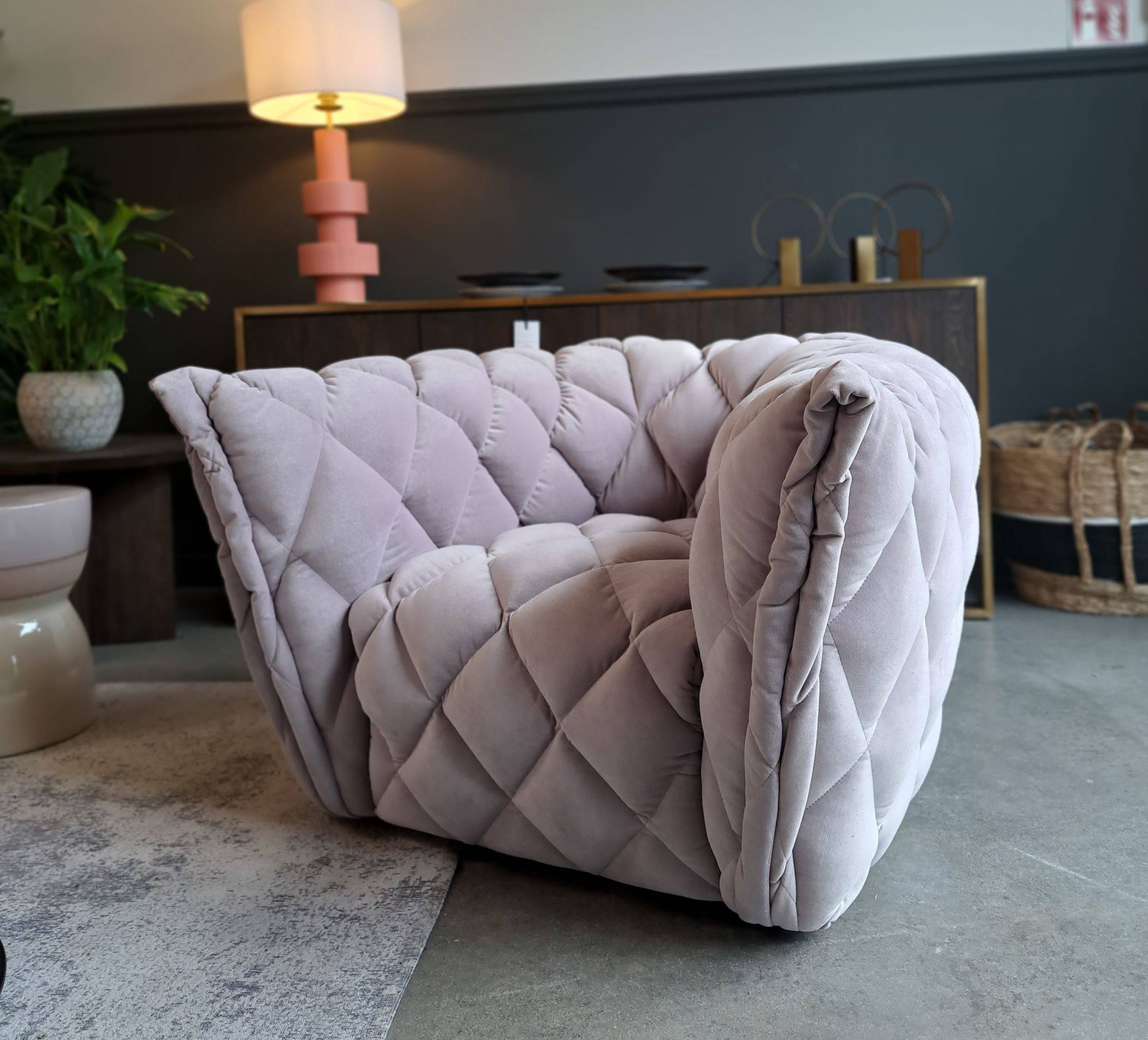 Nordic Line :: Goldy beige upholstered armchair