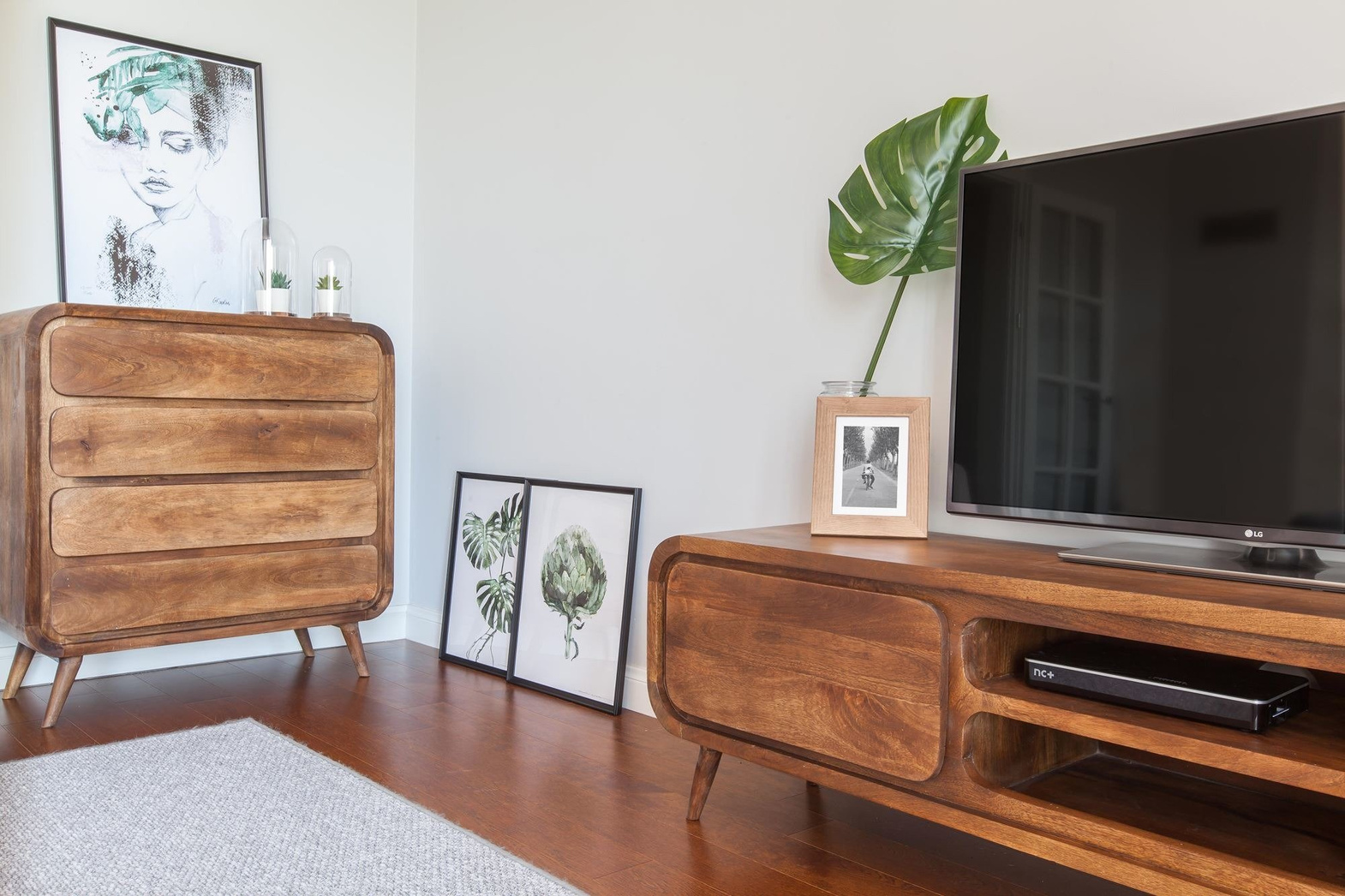 TABLE4U ::  Drewniana szafka RTV Zośka 210x40x50 - Kolor Miód