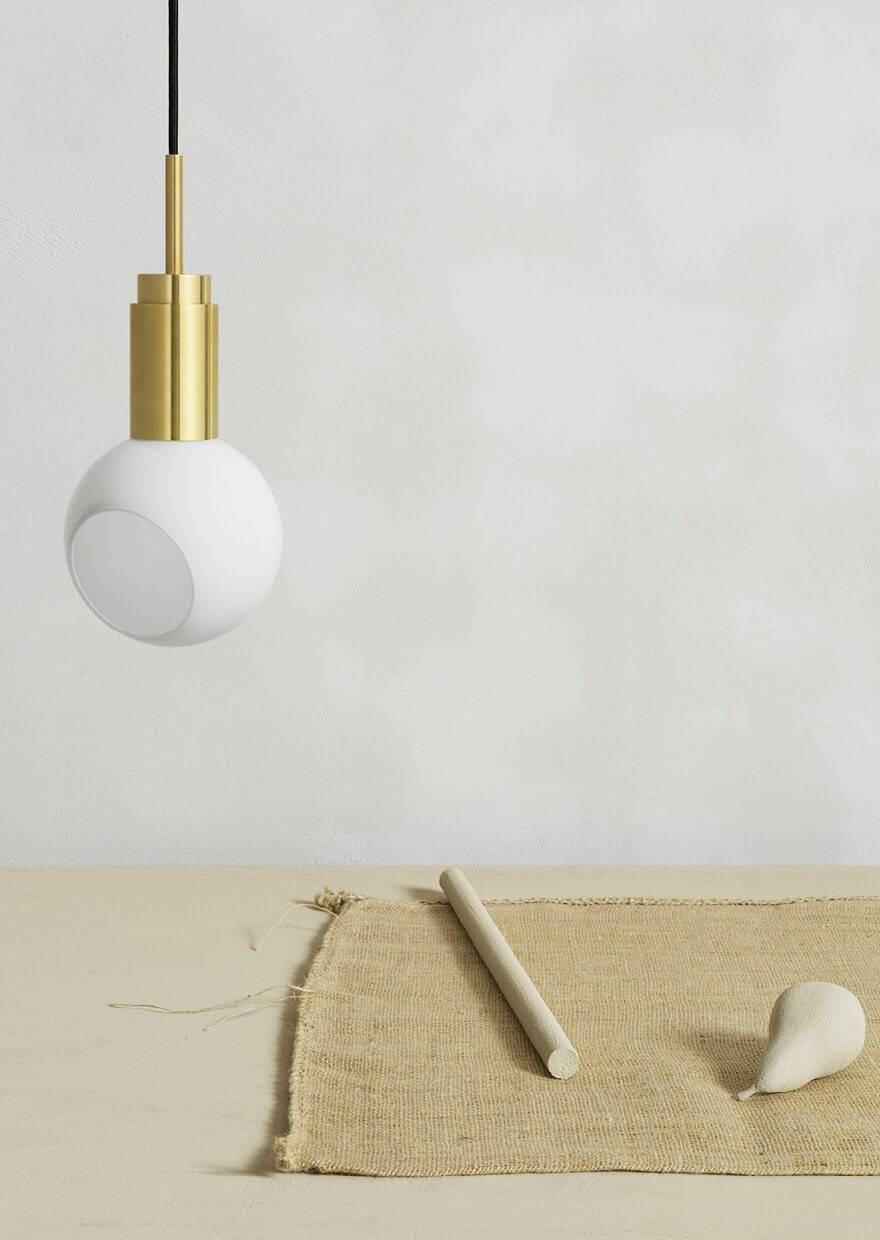 Anour :: Donya Sphere hanging lamp, diameter 15 cm, polished brass