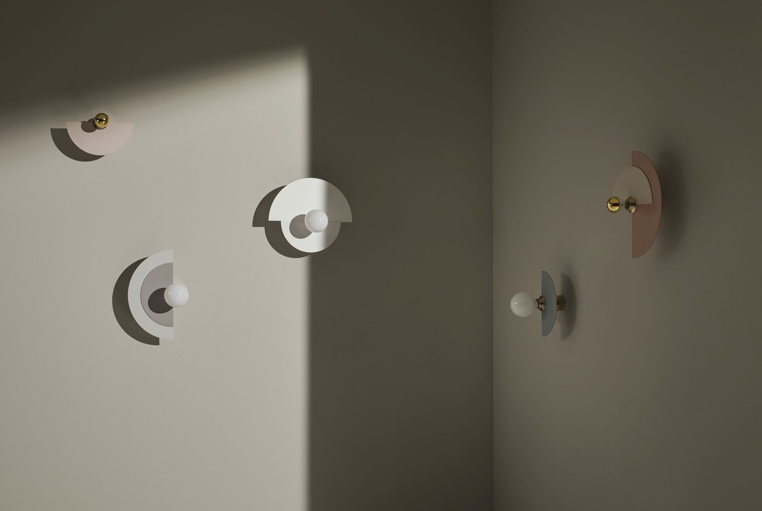 Aromas :: Wandlampe aus Metall Bot