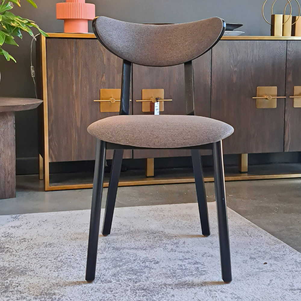 Paged :: Upholstered chair LOF A-4239 width 46.5 cm designed by Tomek Rygalik