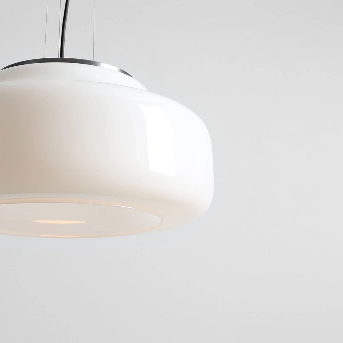 Artera :: Lampa wisząca Bonbon 2.0 Almond rozm. L śr. 40 cm biały / stalowe mocowanie