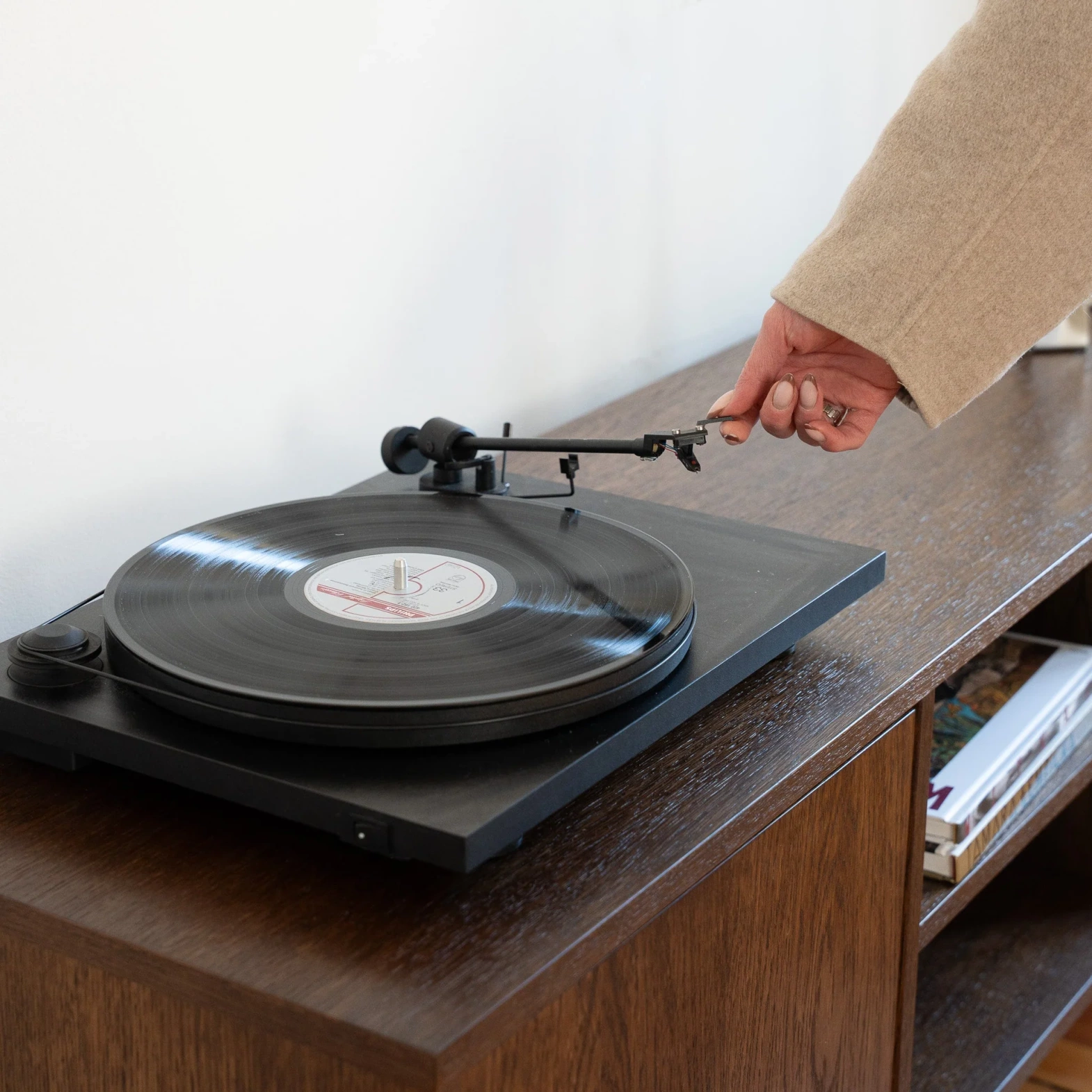 Pastform Furniture :: Drewniana komoda Lotv Vinyl rozmiar i kolor do wyboru