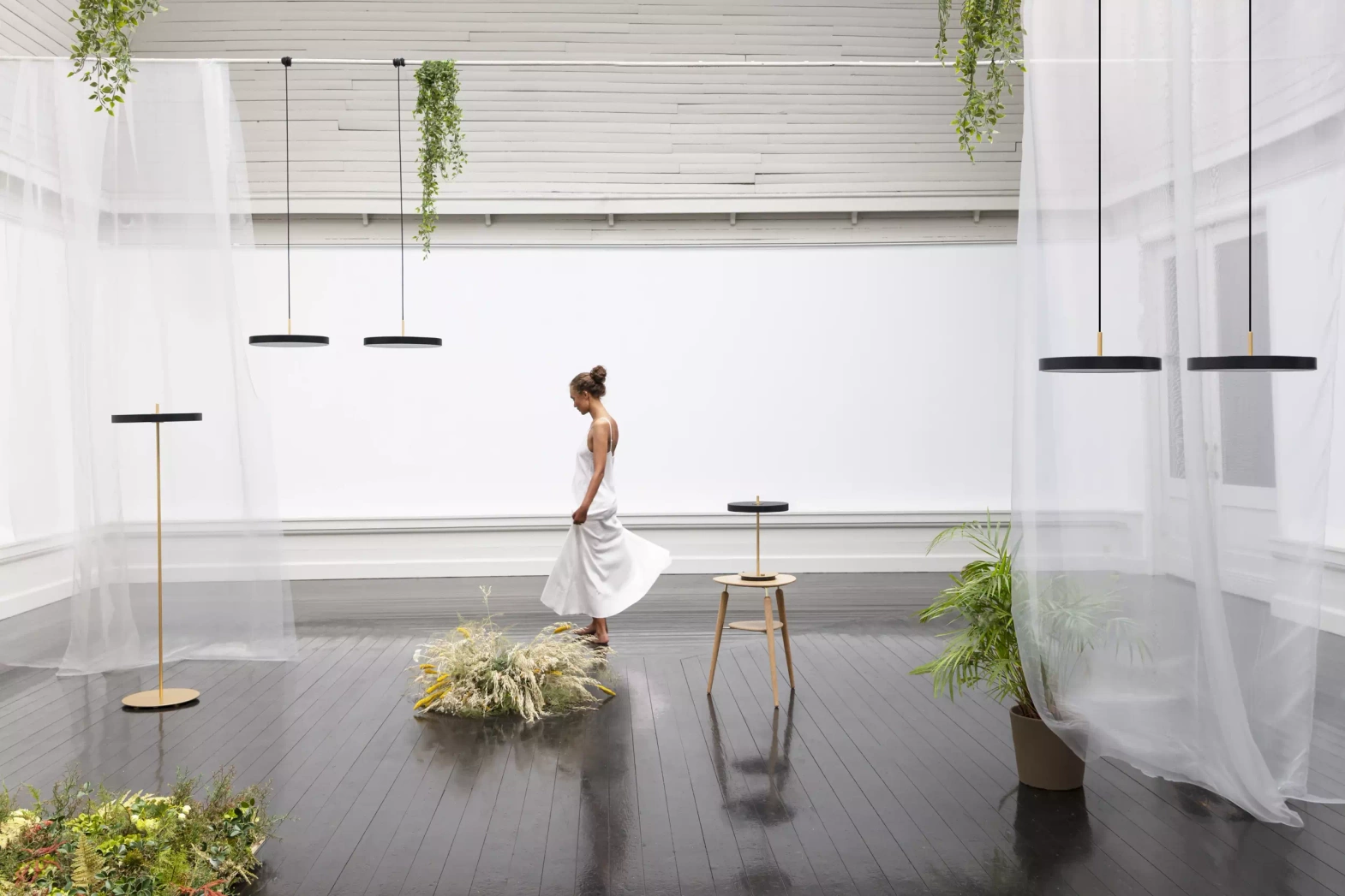 Umage :: Asteria Mini black pendant lamp, diameter 31 cm