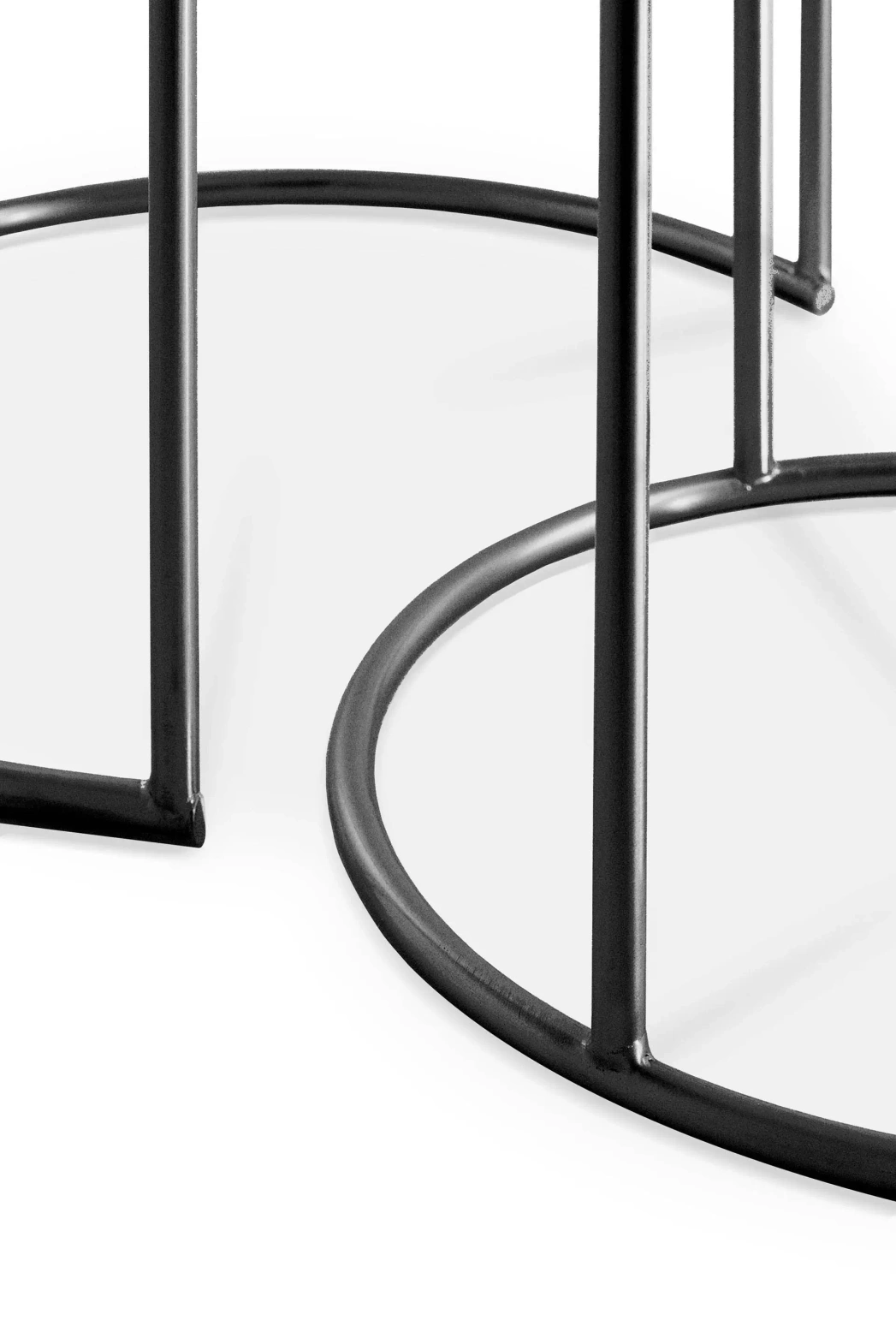 Ethnicraft :: Set von 2-Set Couchtischen aus Metall Clear Nesting Low schwarz