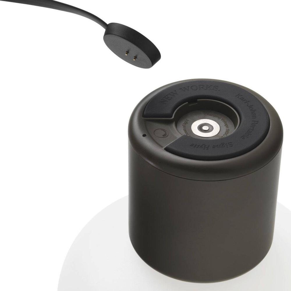 New Works :: Karl-Johan Tischleuchte, tragbar, grün, Höhe 18 cm