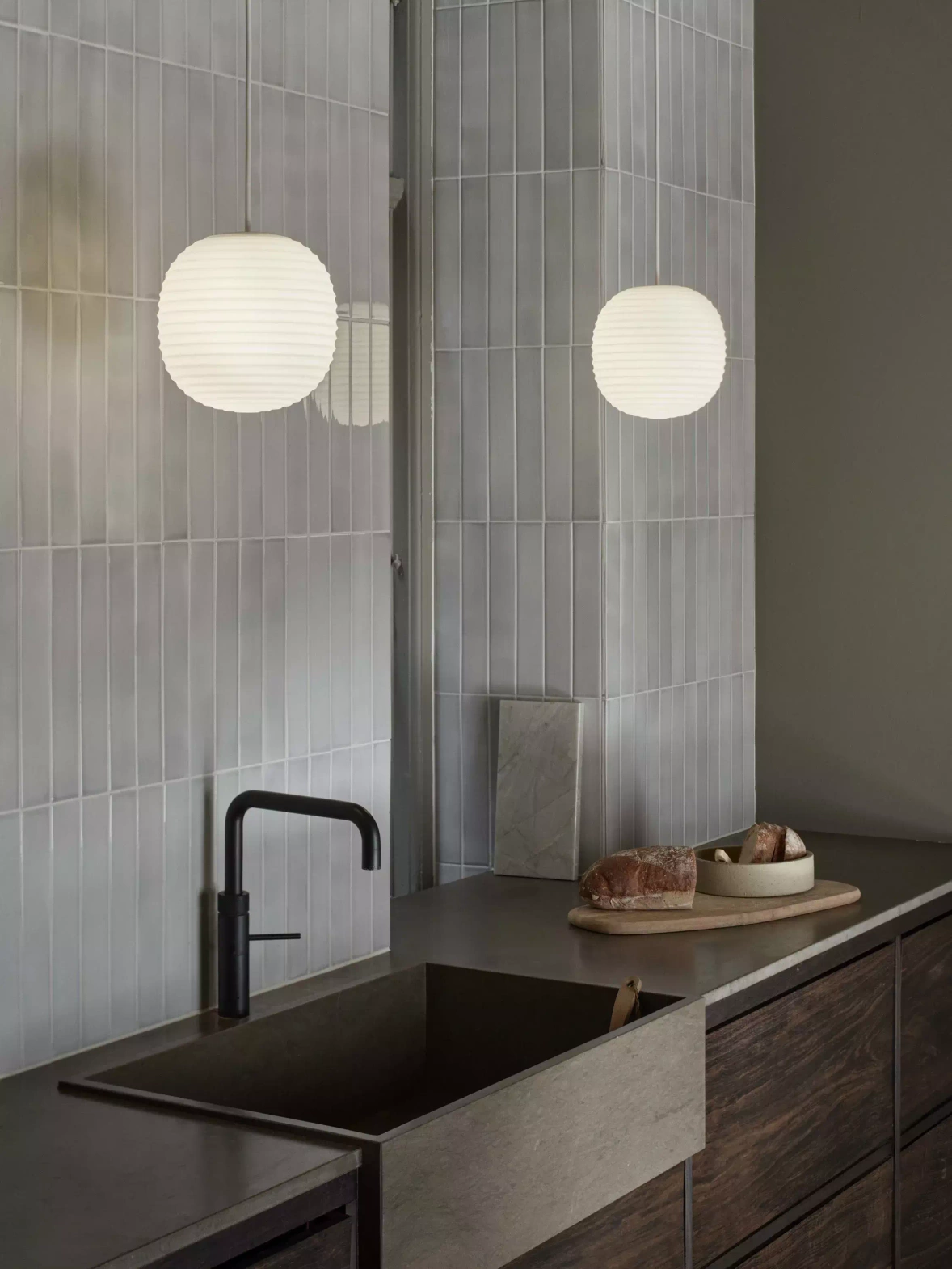 New Works :: Hängelampe aus Glas Lantern Durchmesser 20 cm weiß