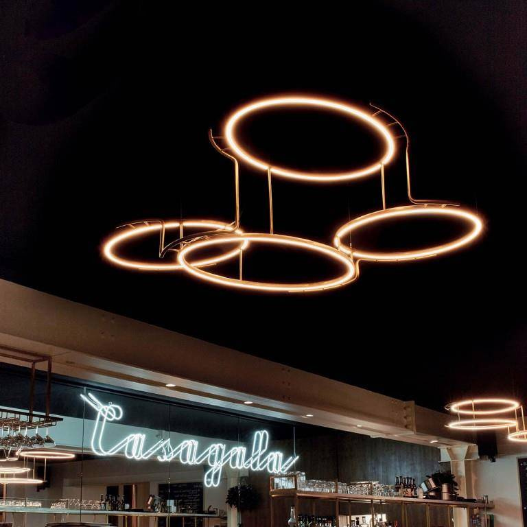 DCW:: Collection Eric de Dormael Broche Hängelampe, Gold, Größe M, Breite 133 cm