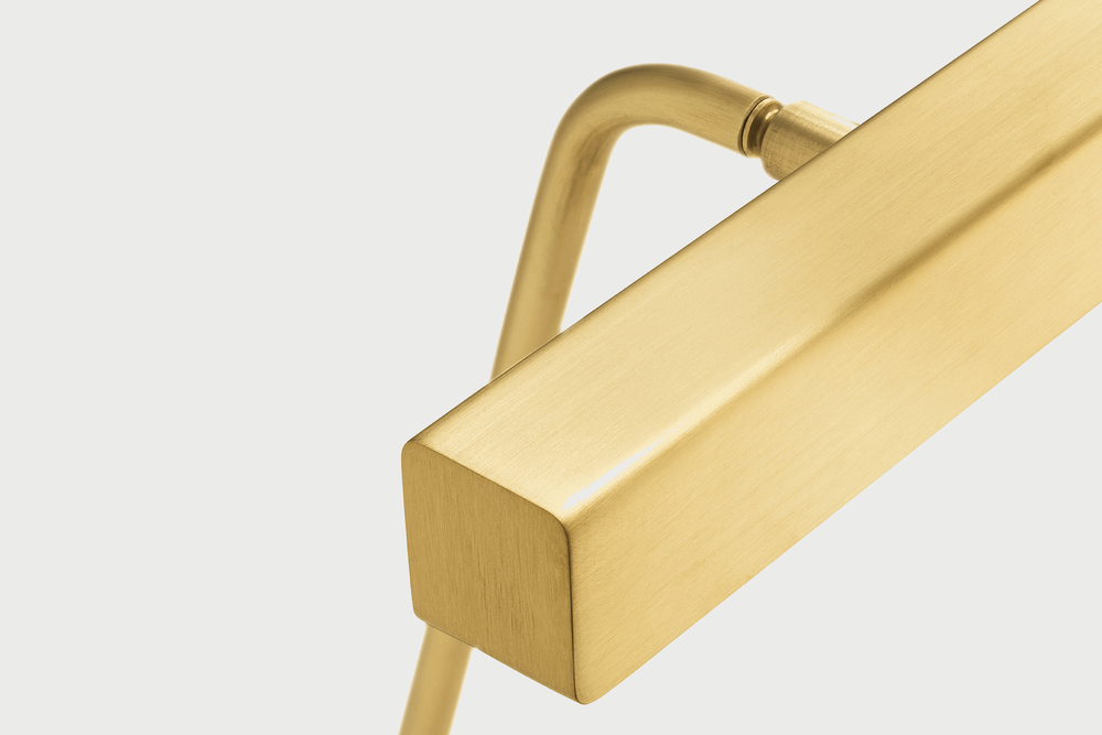 Anour :: T-Model desk lamp, height 30 cm, brushed brass