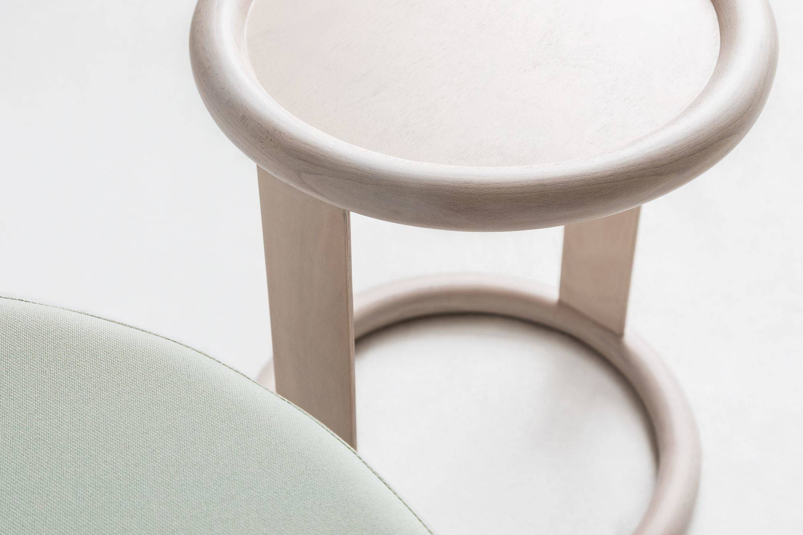 Fameg :: Couchtisch aus Holz Likewise beige