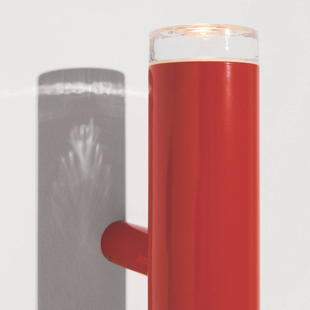 Petite Friture :: Lampa ścienna / Kinkiet Pyl czerwona wys. 75 cm