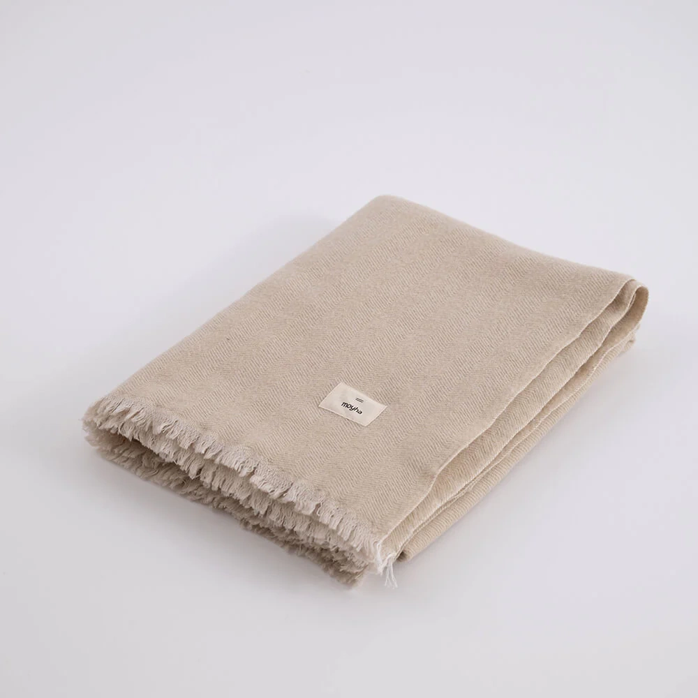 Moyha :: Wełniany pled w jodełkę beżowy 220x240 cm