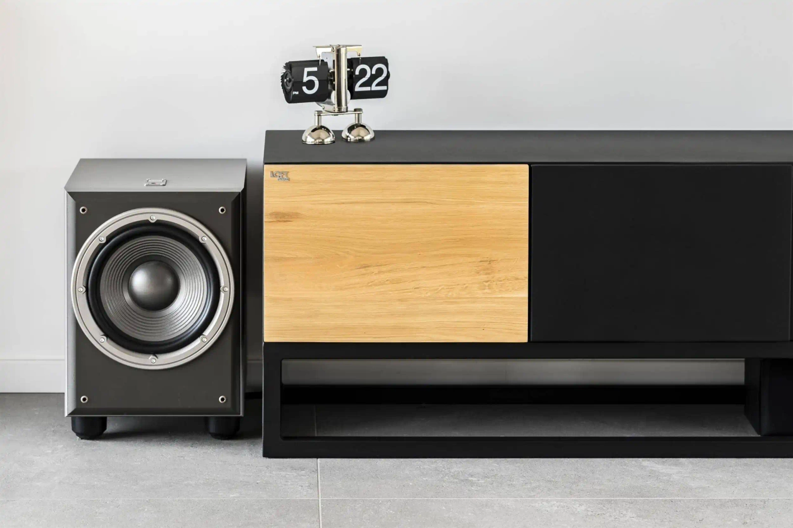 Loft Decora :: Wooden TV cabinet Ltv