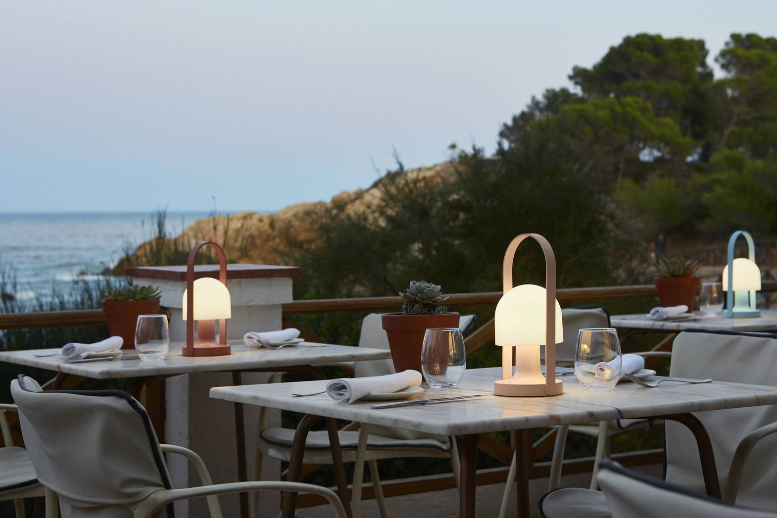 Marset :: Table lamp Follow Me wooden H: 28,8 cm