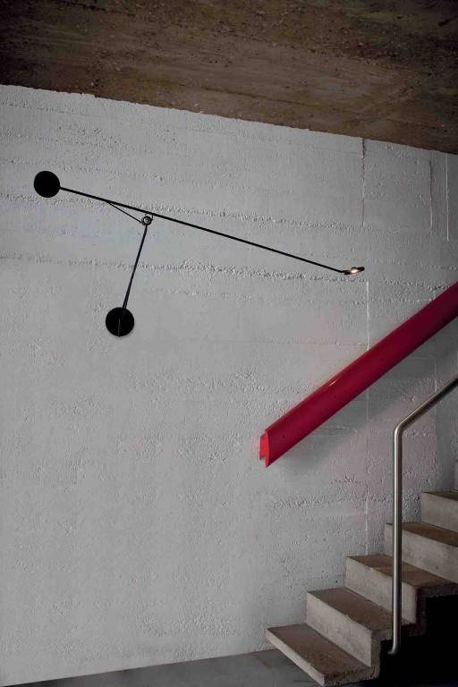 DCW:: Aaro schwarze Wandleuchte/Wandleuchte, Armlänge 155 cm