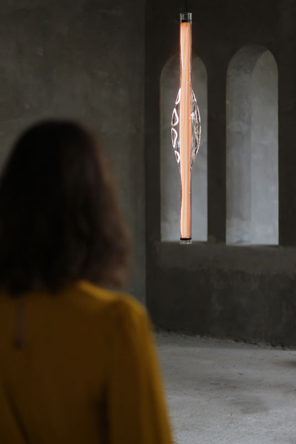 LZF :: Dune Vertical Hängeleuchte, Höhe 120 cm, Kirsche