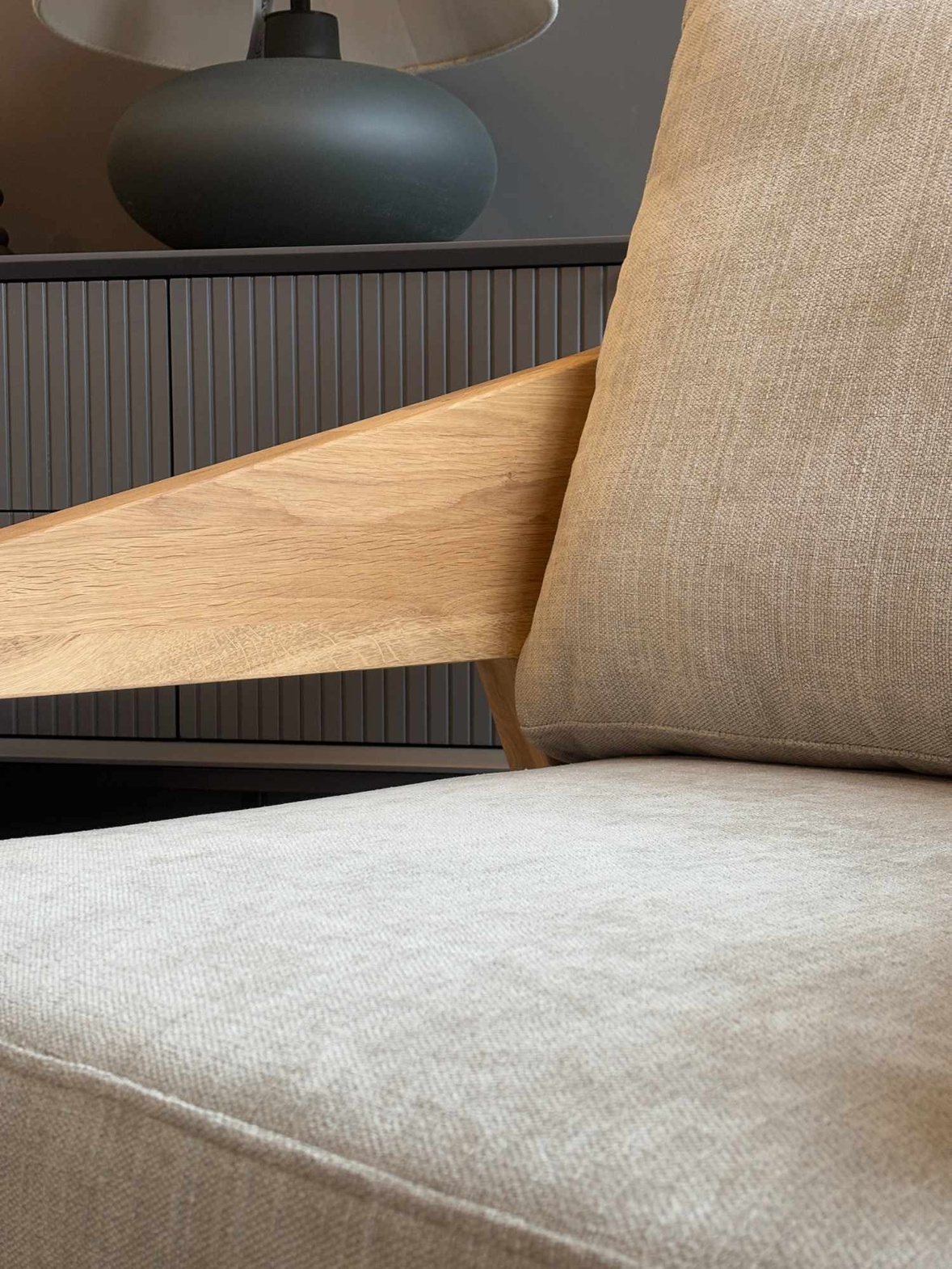 Szyszka Design :: Piko upholstered armchair, gray / natural oak, width 72 cm