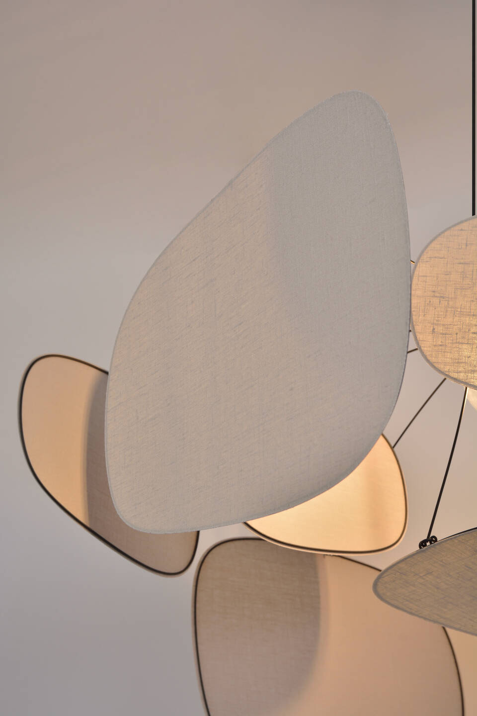 Market Set :: Screen 70's hanging lamp, diameter 110 cm, size L, linen