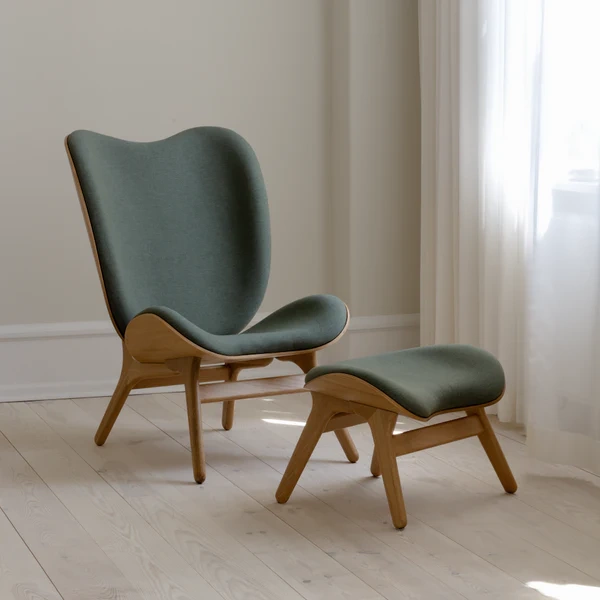 Aus der Ausstellung - UMAGE :: A Conversation Piece Polstersessel, grüne Eiche