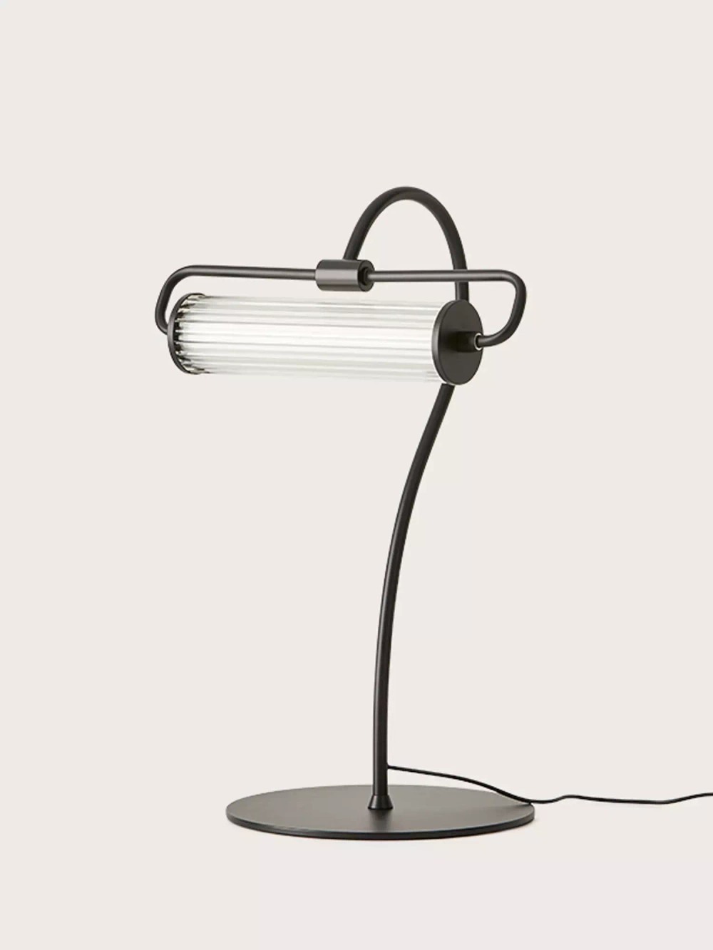 Aromas :: Ison table lamp, height 48.7 cm, black