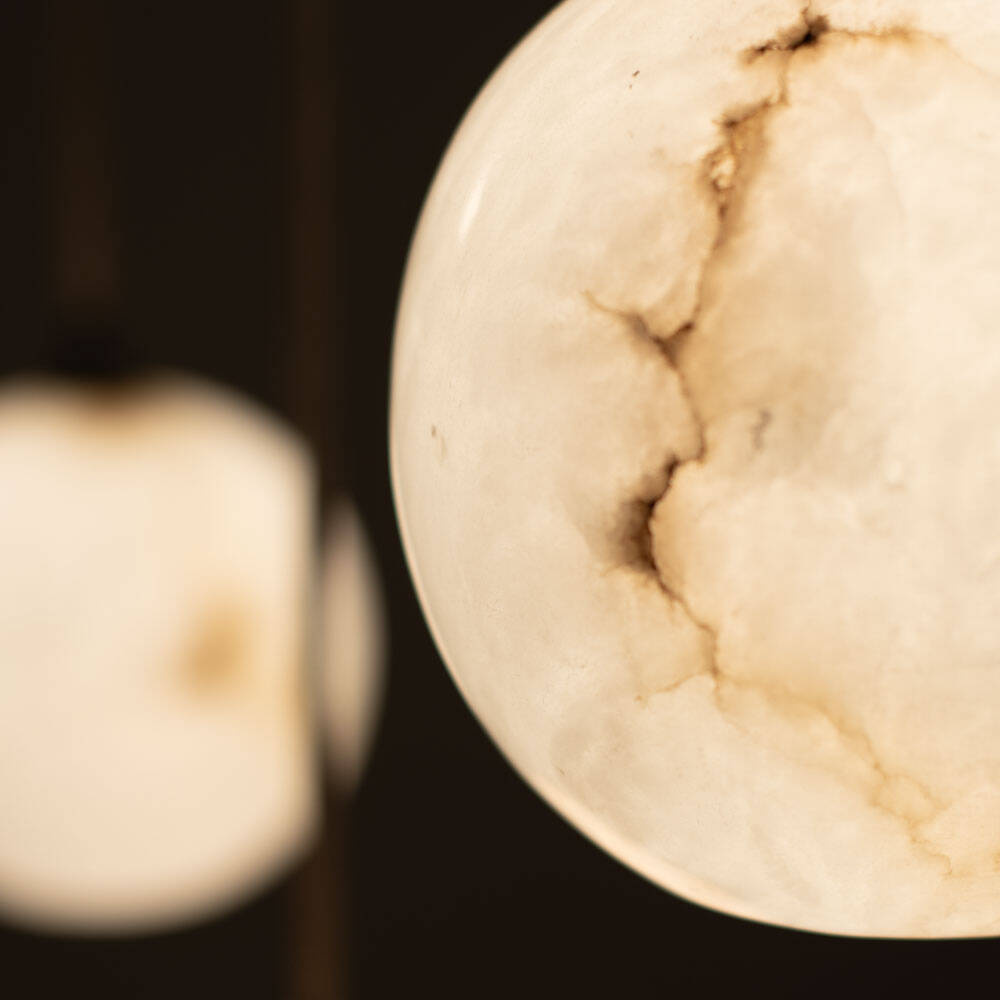 Embassy Interiors :: Selene pendant lamp, diameter 16 cm, alabaster, brass finish
