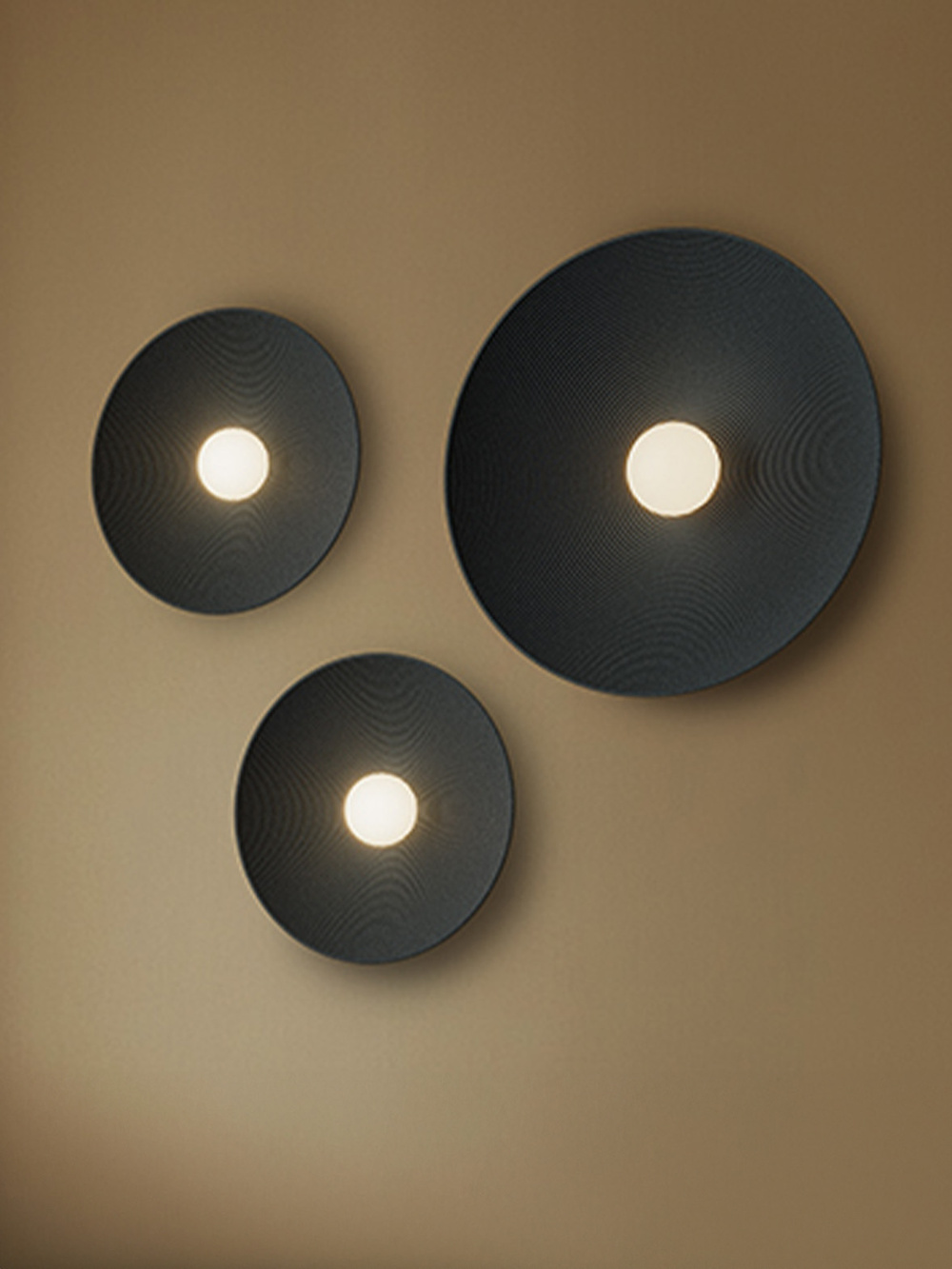 Aromas ::  Wandleuchte / Wandleuchter Anza, Durchmesser 30 cm, transparenter Alabaster / schwarzer Marmor