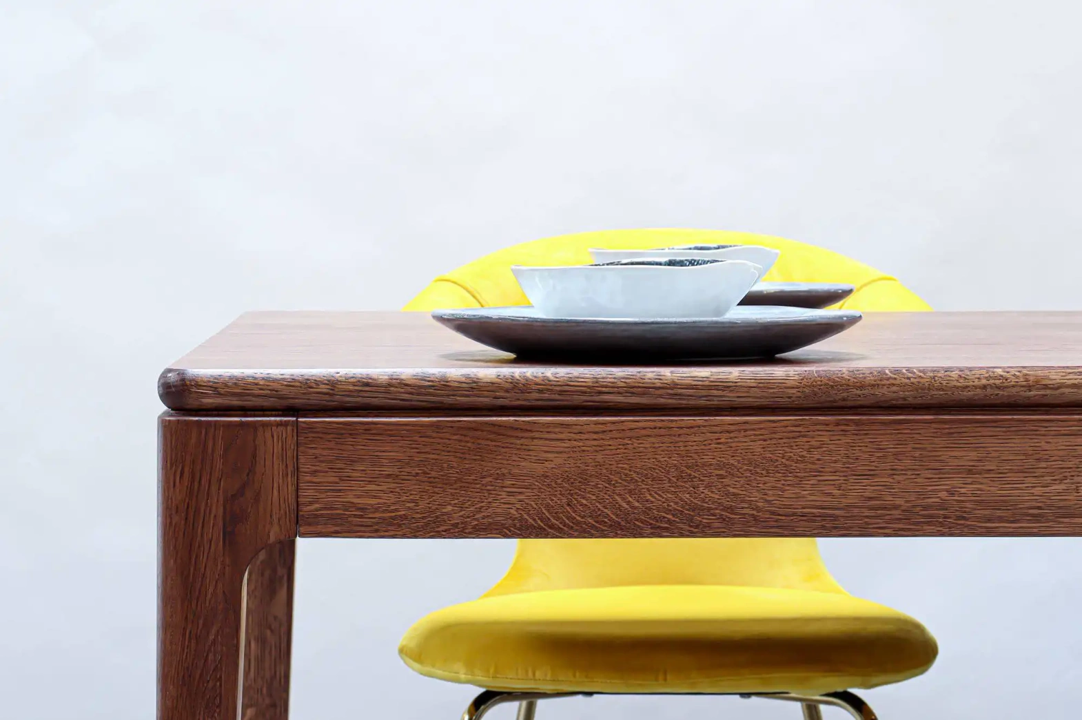 Selfia x 9design :: Bold non-extendable oak table, forastero color