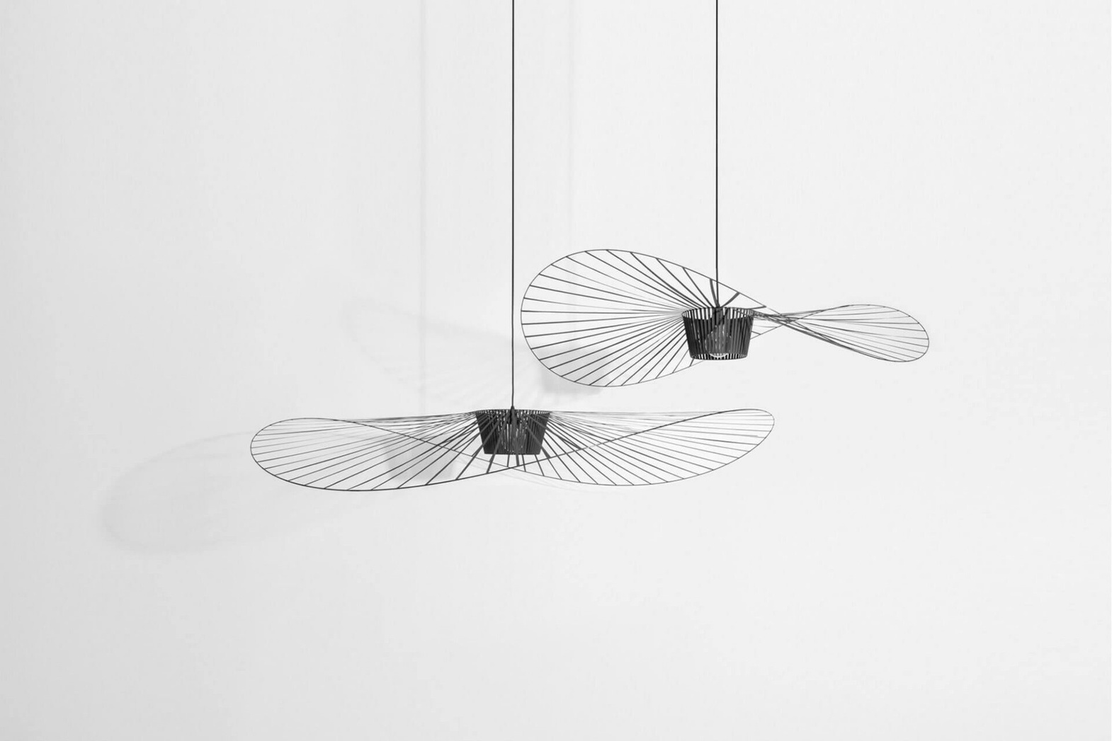 Petite Friture :: Hängelampe aus Metall Vertigo opal Durchmesser 140 cm schwarz