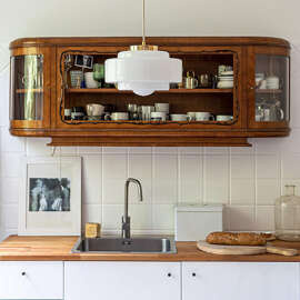 Embassy Interiors :: Szklana lampa wisząca Memoire śr. 30 cm biała mosiężna