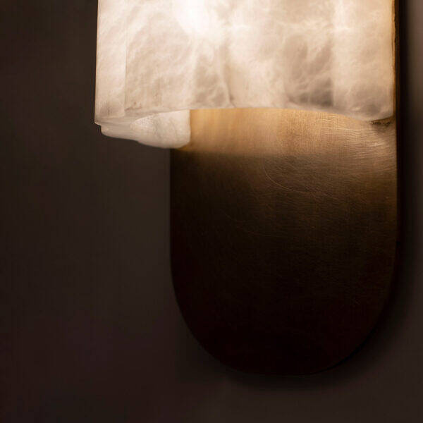 Embassy Interiors :: Urania Wandleuchte/Wandleuchte aus Alabastermessing, Höhe 23 cm