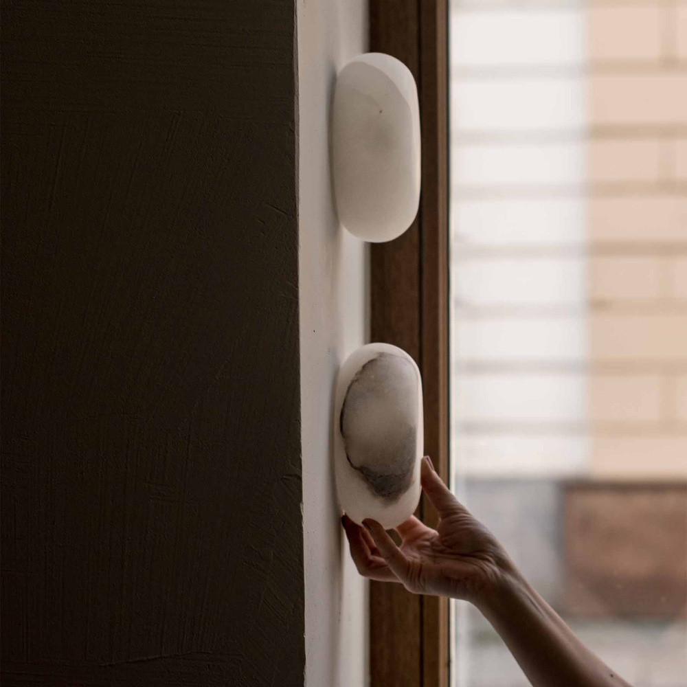 Embassy Interiors :: Lampa ścienna / kinkiet Alkione śr. 15 cm biały alabaster