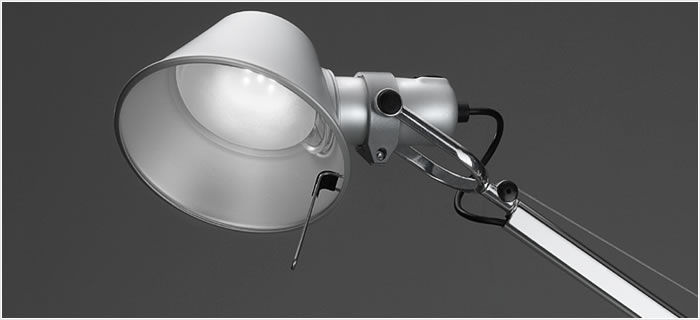 Artemide :: Lampa ścienna / kinkiet Tolomeo Micro LED srebrny szer. 49 cm