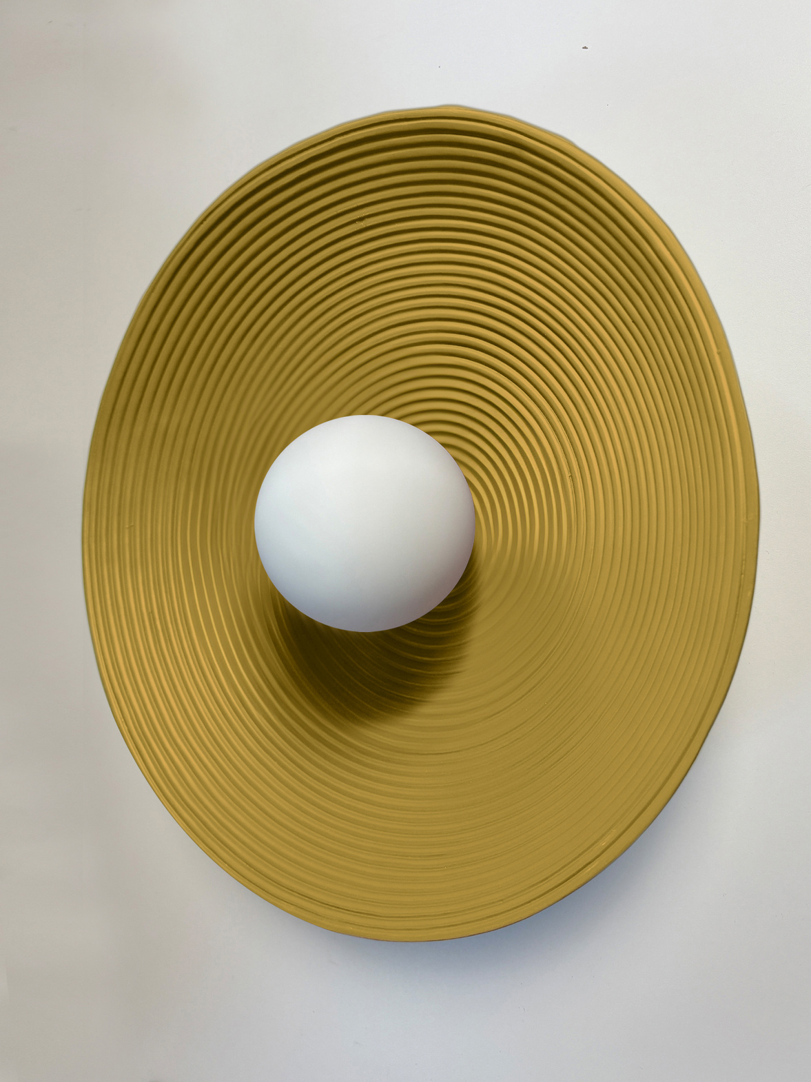 Aromas ::  Wall lamp / sconce Anza, diameter 30 cm, transparent alabaster / black marble