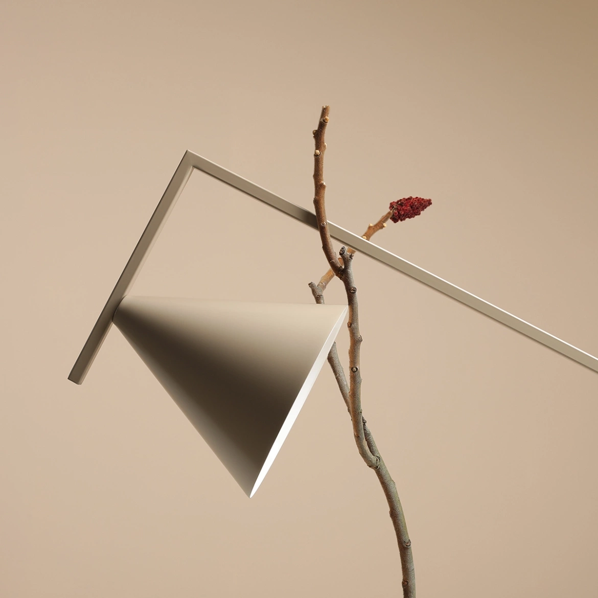 Artera :: Lampa podłogowa Form wys. 164 cm beżowa