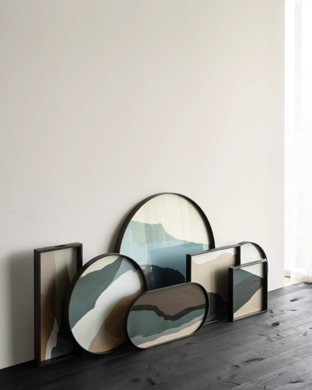 Ethnicraft :: Tablett aus Glas Slate Wabi Größe L beige