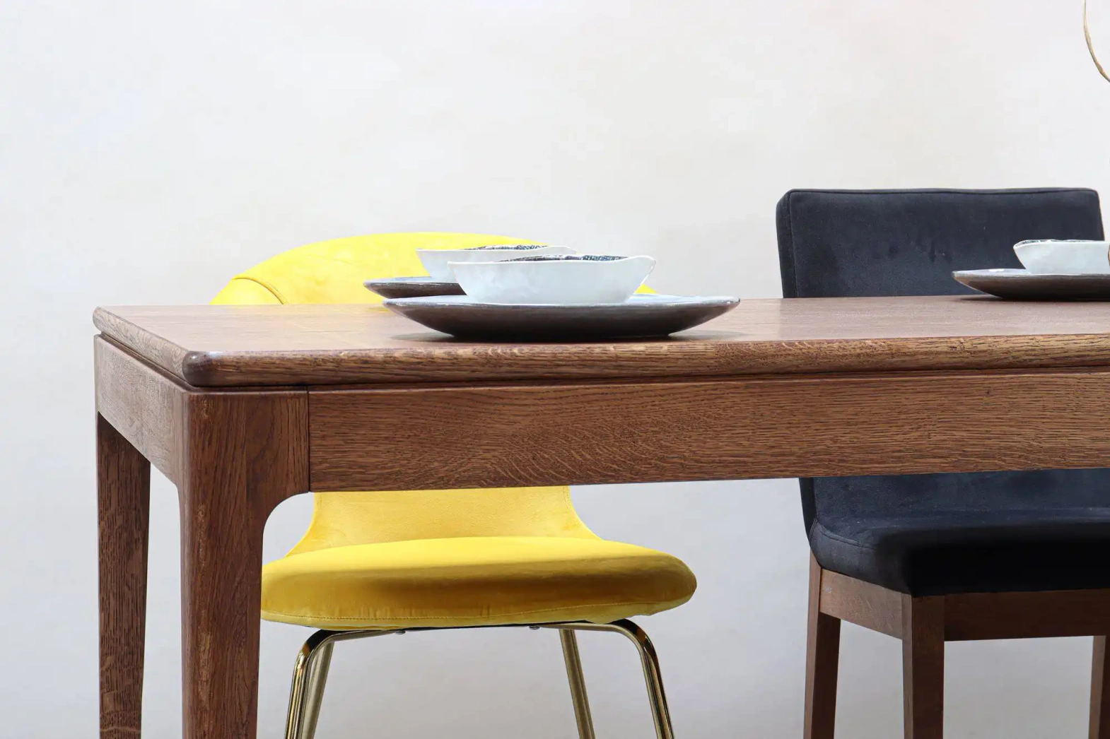 Selfia x 9design :: Bold non-extendable oak table, forastero color