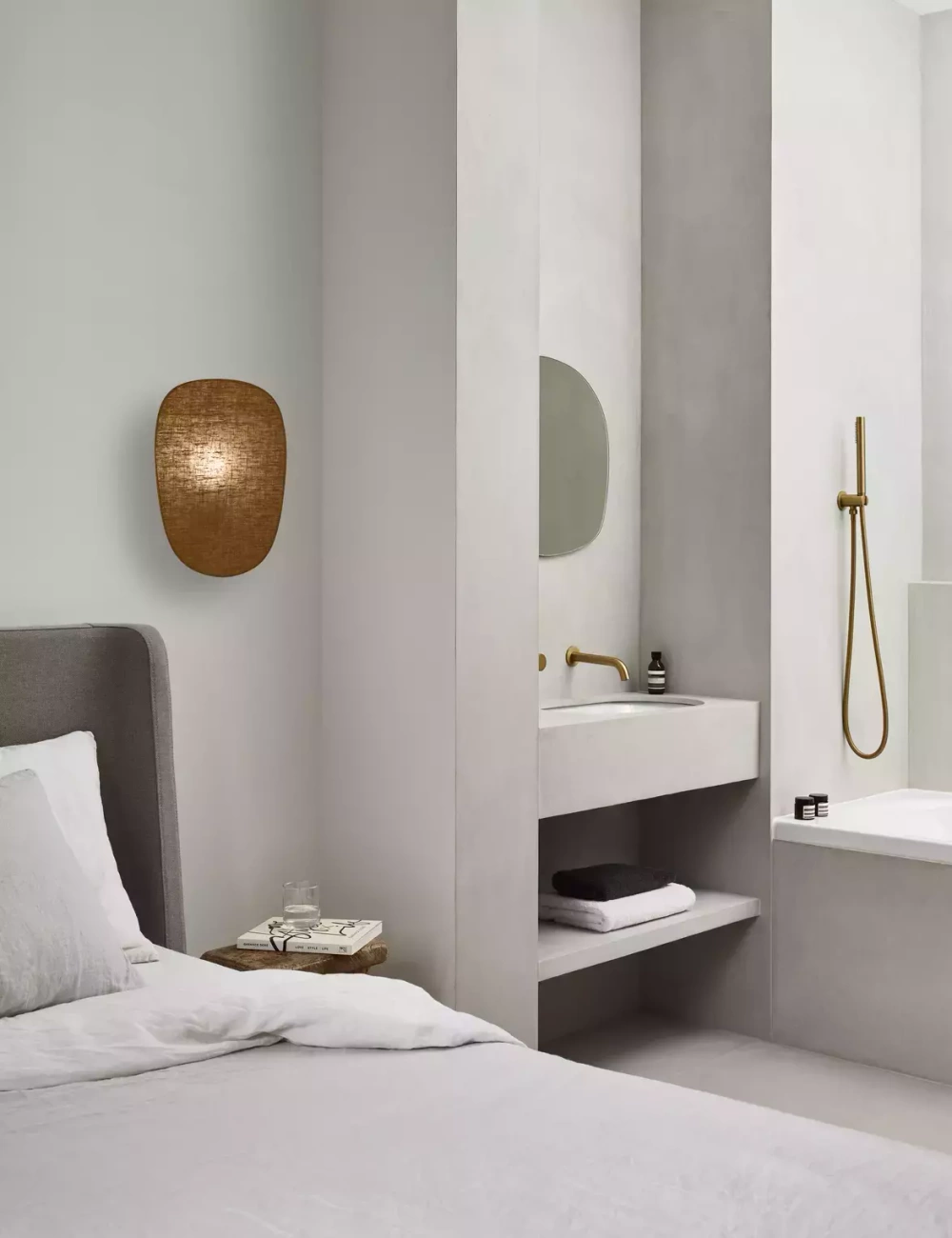 Market Set :: Screen 70's wall lamp / wall sconce in gold h. 40 cm