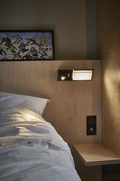 DCW:: Biny Bedside black wall lamp/sconce, width 27 cm