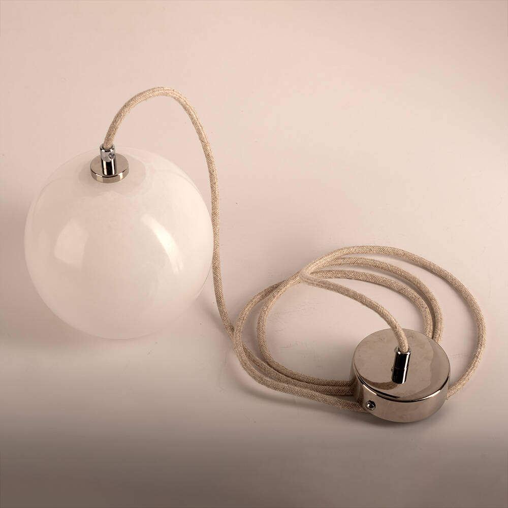 Embassy Interiors :: Lampa wisząca Selene śr. 16 cm alabastrowa mosiężne wykończenie 